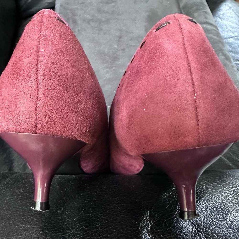 Tahari Majorie Kitten Heel Pump